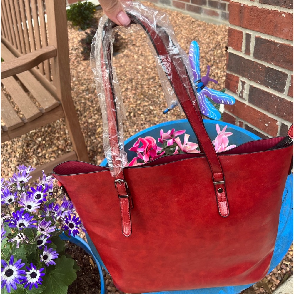 Handcrafted red waxed leather shoulder bag w/removable crossbody strap. NWOT.